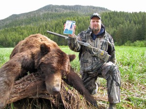 http://cvamuzzleloading.com/wp-content/uploads/2012/07/291-CVA-Pro-Staffer-Steve-West-Muzzload-Hunts-for-Grizzly-Bears2-300x225.jpg